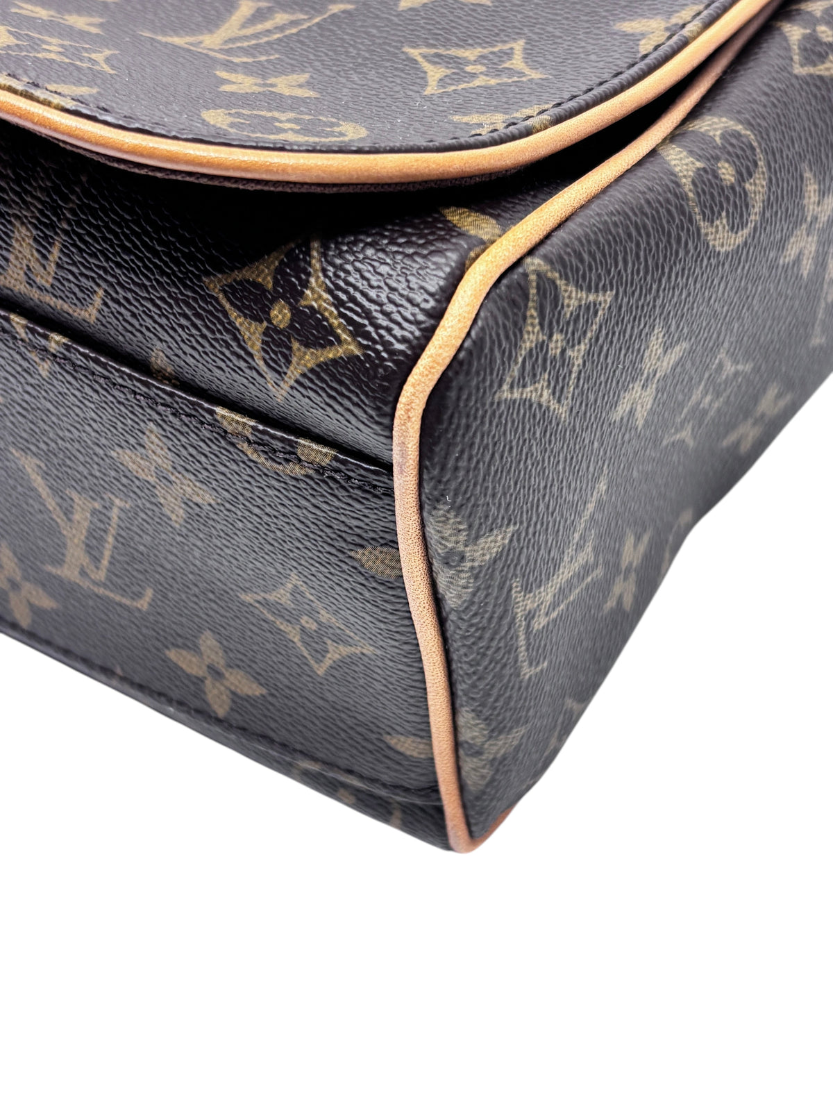 Posh Purse Co Louis Vuitton Monogram Abbesses messenger bag featuring signature coated canvas and leather trim