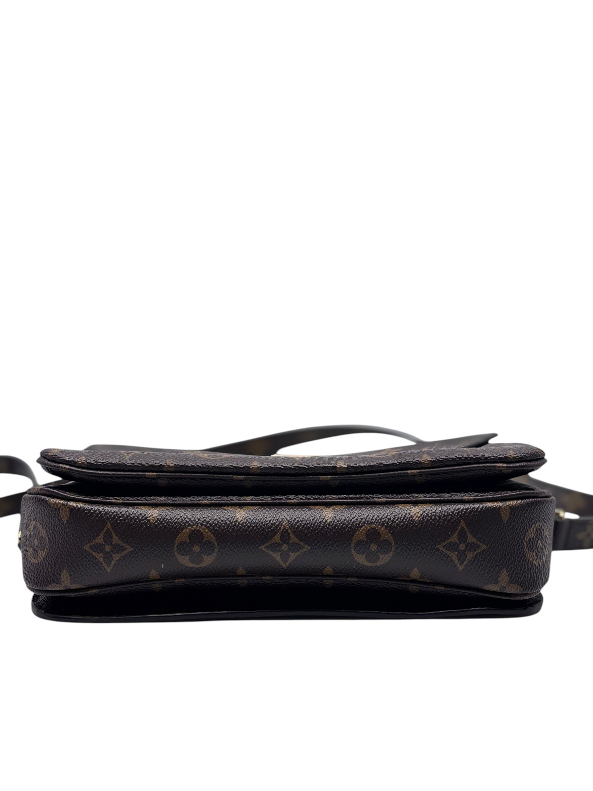 Posh Purse Co preloved Louis Vuitton Monogram Pochette Metis handbag showing the structured base and coated canvas