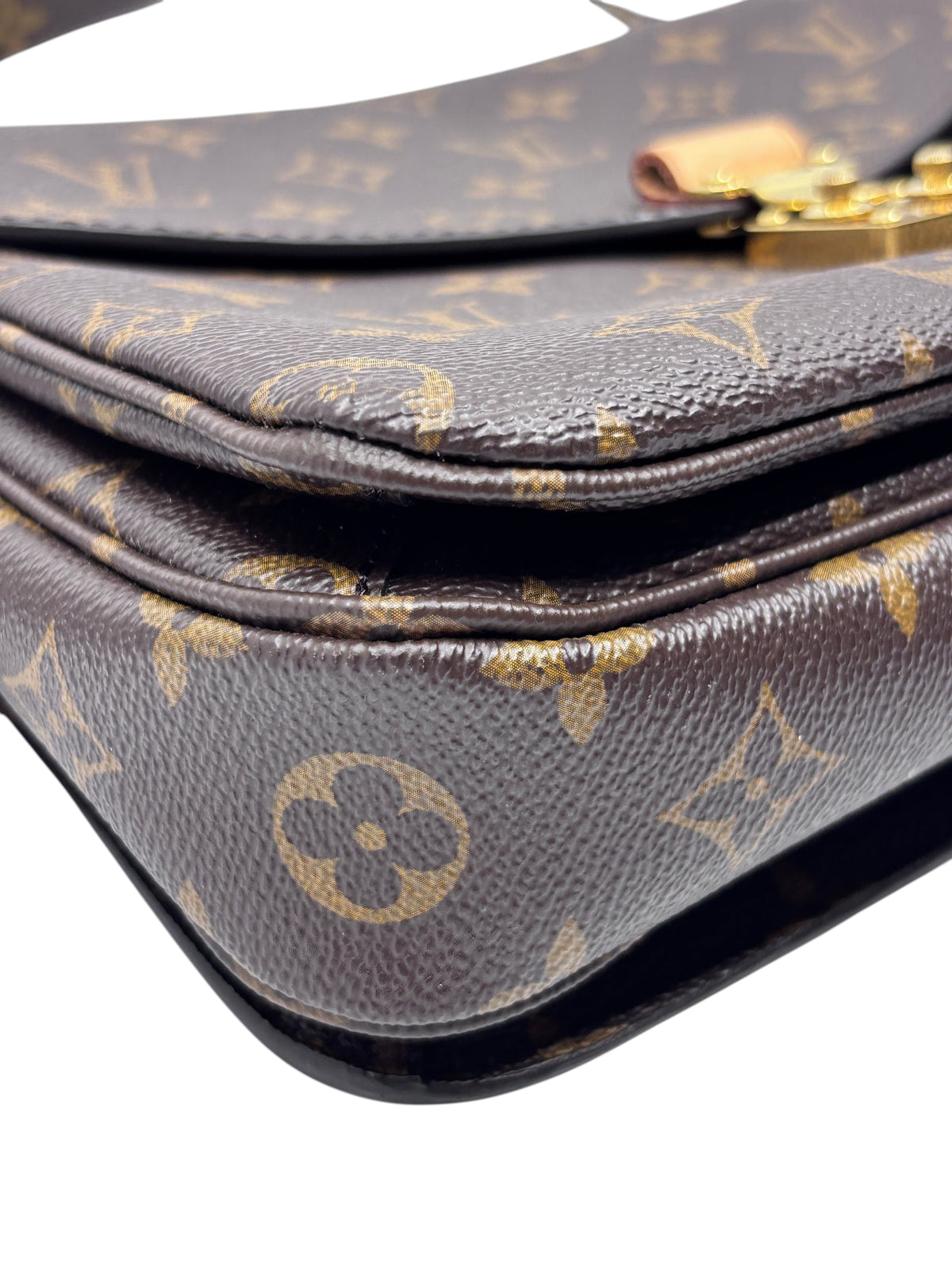 Posh Purse Co pre-owned Louis Vuitton Monogram Pochette Metis handbag showing detailed coated canvas and gold hardware