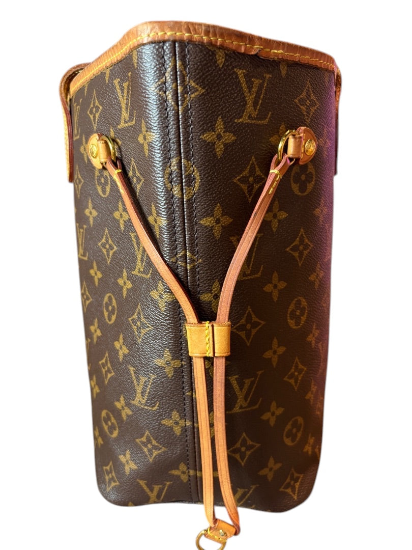 Posh Purse Co Louis Vuitton Neverfull MM Monogram tote with red interior, crafted from coated canvas and leather trim. Includes removable pouch.