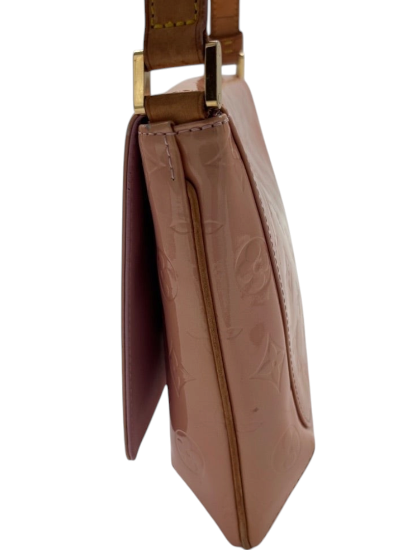 Posh Purse Co Louis Vuitton Vernis Thompson shoulder bag in pink patent leather with monogram embossing and gold hardware.