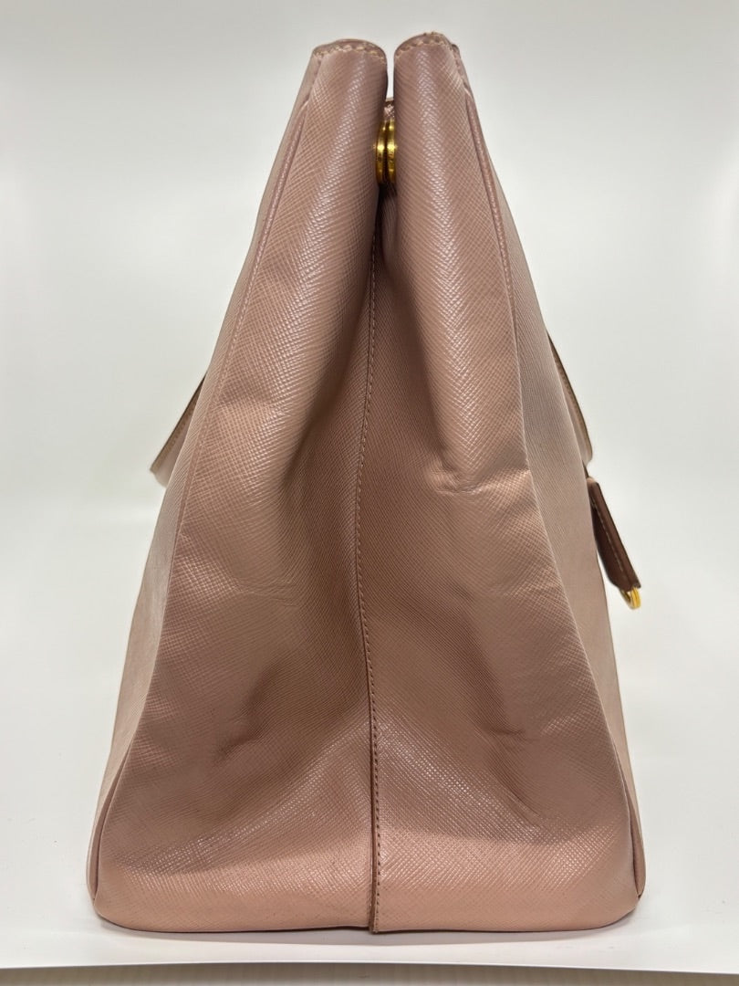 Posh Purse Co. Large Blush Prada Tote, a preloved designer handbag in excellent condition with minor signs of wear.