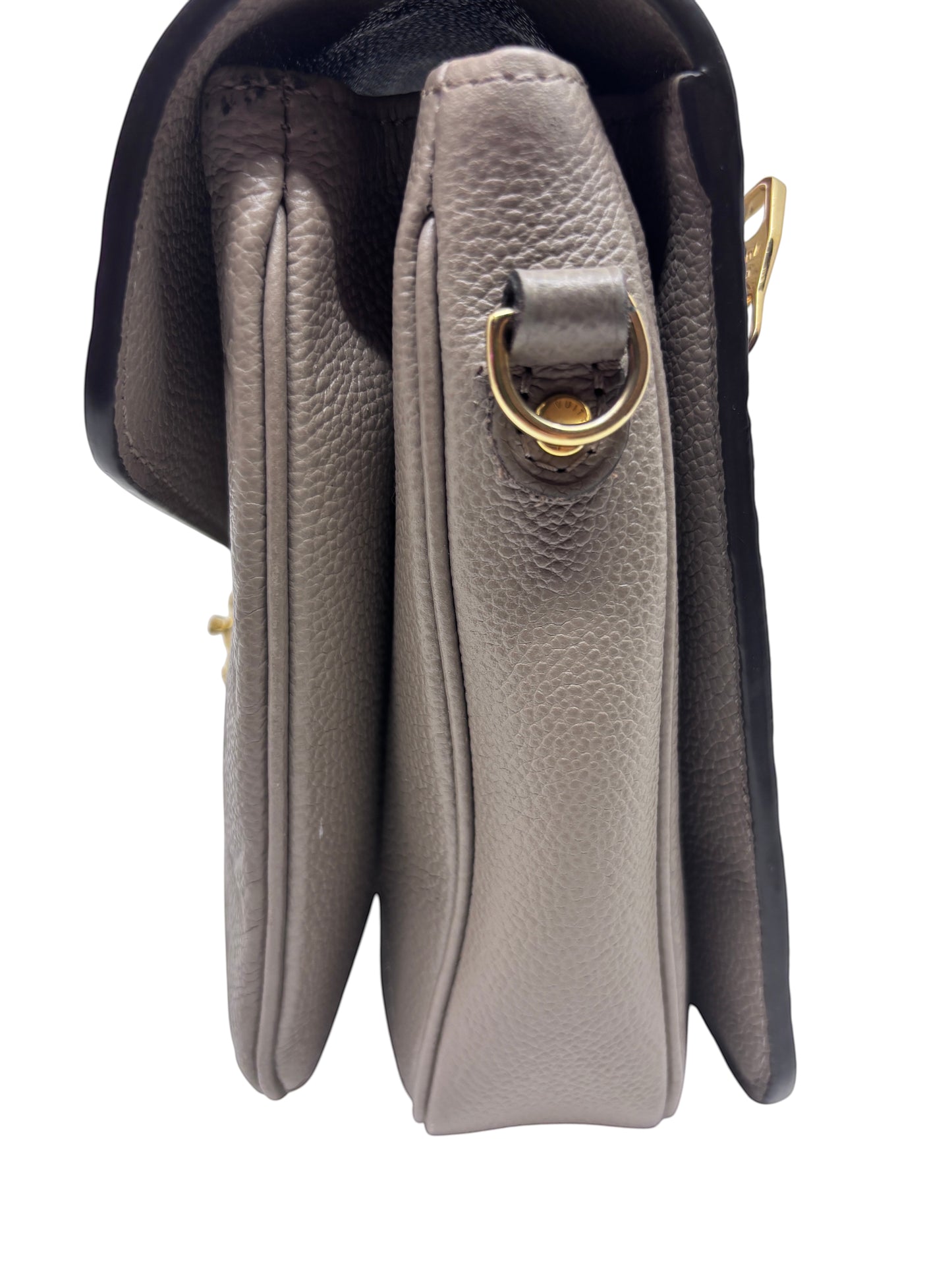 Posh Purse Co Louis Vuitton Pochette Metis in turtledove beige embossed Monogram Empreinte leather side profile view