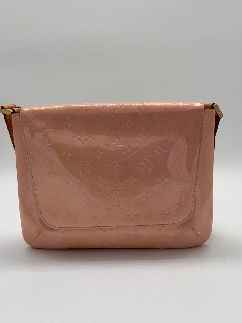 Posh Purse Co Louis Vuitton Vernis Thompson shoulder bag in glossy pink patent leather with monogram embossing.