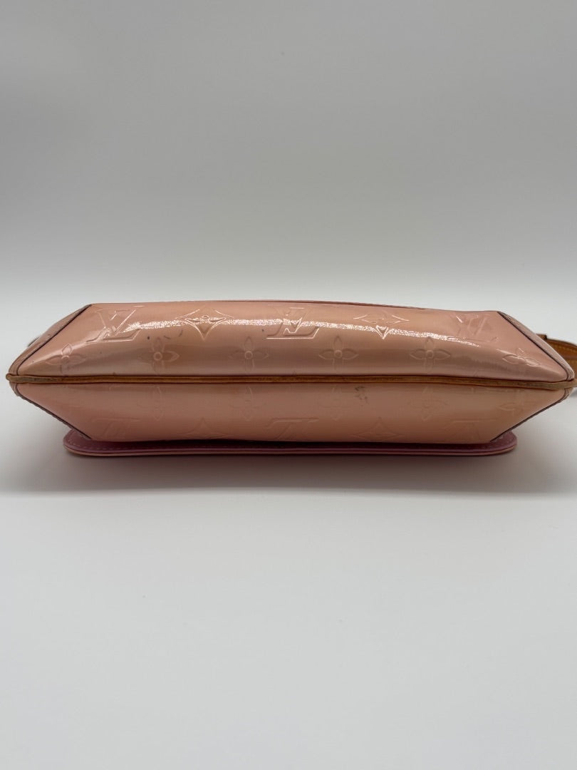 Posh Purse Co Louis Vuitton Vernis Thompson shoulder bag in pink patent leather with embossed monogram. Features a glossy finish and compact design.